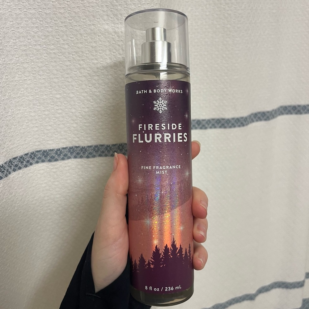 Fireside Flurries Body Spray - Bath and Body Works